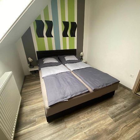 Lexy Family Apartman Hajdúszoboszló Exteriör bild