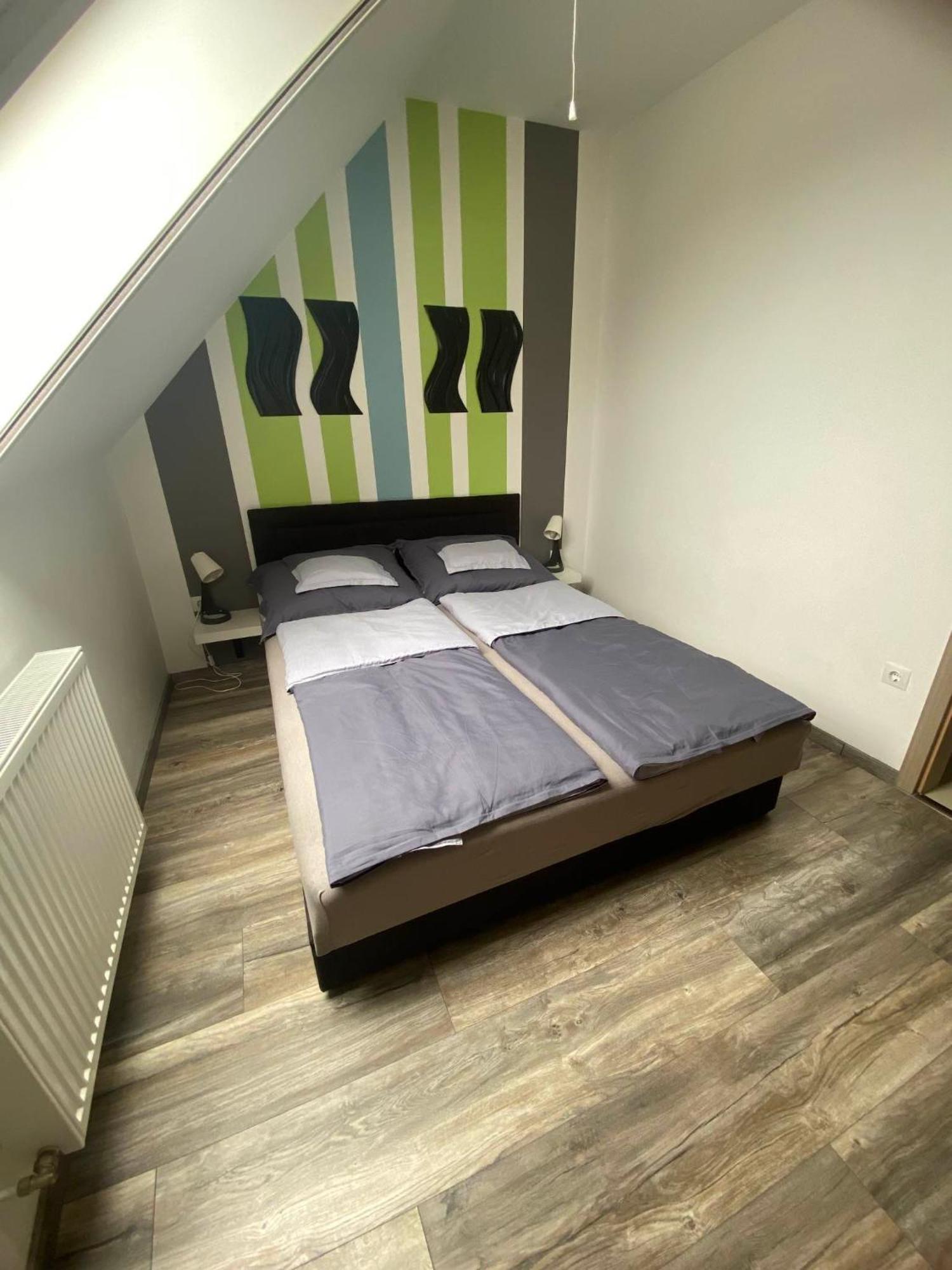 Lexy Family Apartman Hajdúszoboszló Exteriör bild